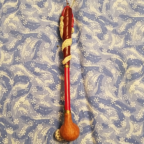 Santa Golf club w/golf ball ornament. - Picture 2 of 2